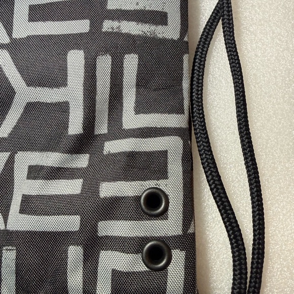 NWT Nike Black/Gray Logo Drawstring Gym Sack - Picture 7 of 10